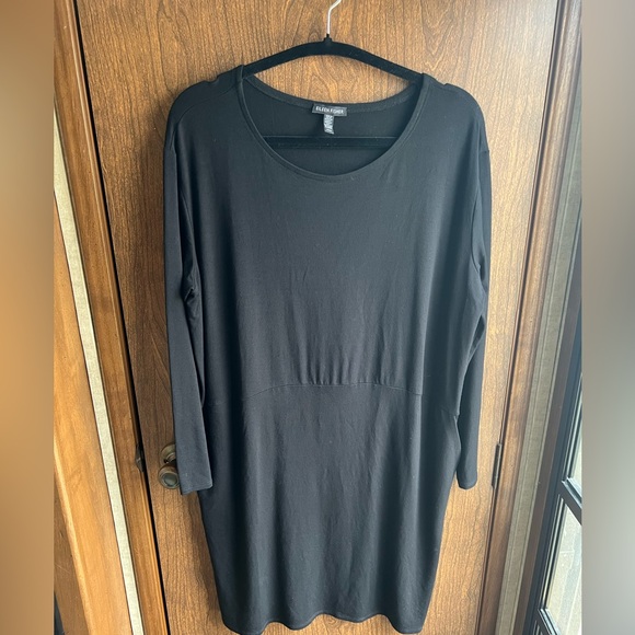 Eileen Fisher Black Long Sleeve Crewneck Viscose
Dress with Pockets Size medium - Picture 10 of 10